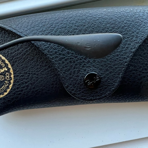 ❌SOLD❌Preowned 💯 Authentic RayBans - Picture 7 of 7